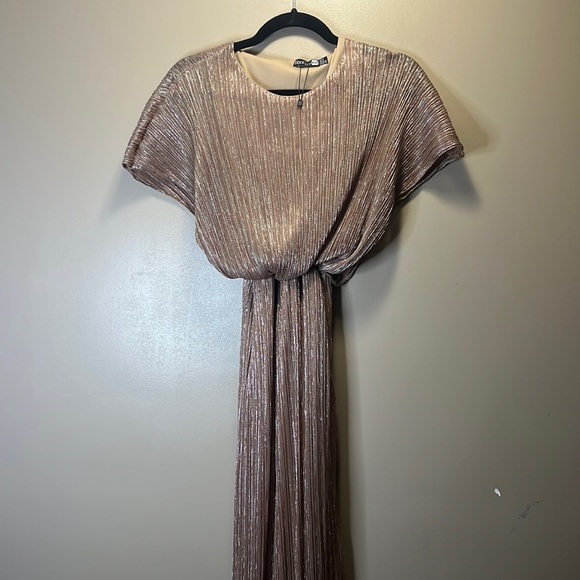 Boohoo Dresses & Skirts - Champagne dress